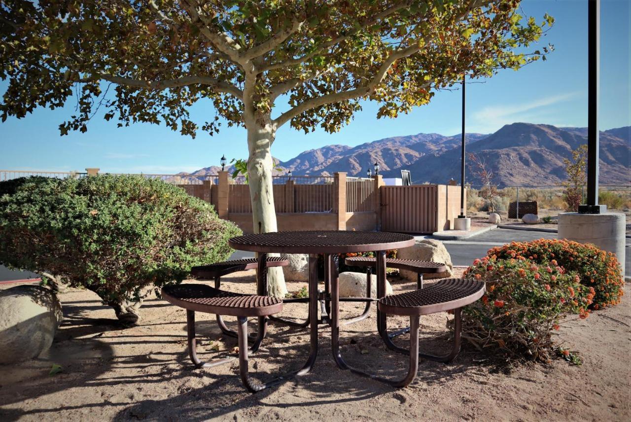 Oasis Inn And Suites 29 Palms Hotel Joshua Tree National Park Twentynine Palms Εξωτερικό φωτογραφία